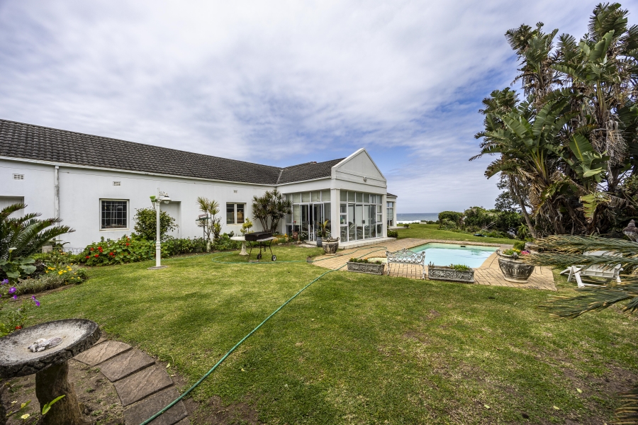 5 Bedroom Property for Sale in Gonubie Eastern Cape